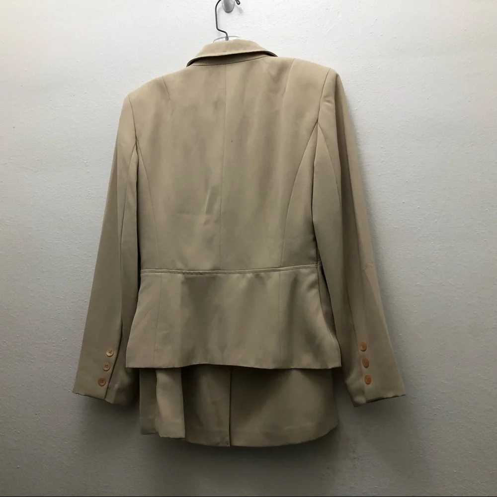 Newport News Skirt Suit Long Sleeve Jacket & Knee High Skirt Women's Size 10 Tan - Picture 2 of 15